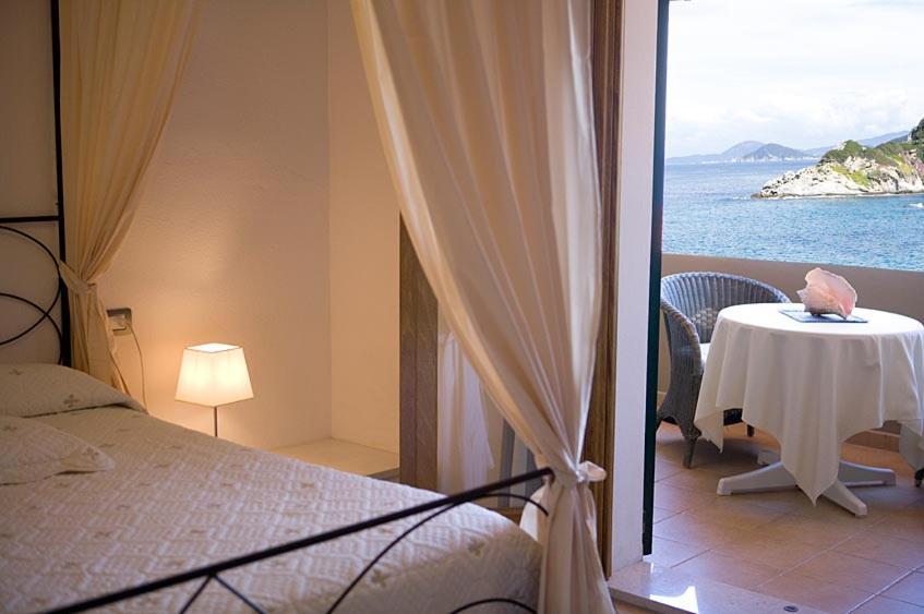 Hotel Barsalini SantʼAndrea Extérieur photo