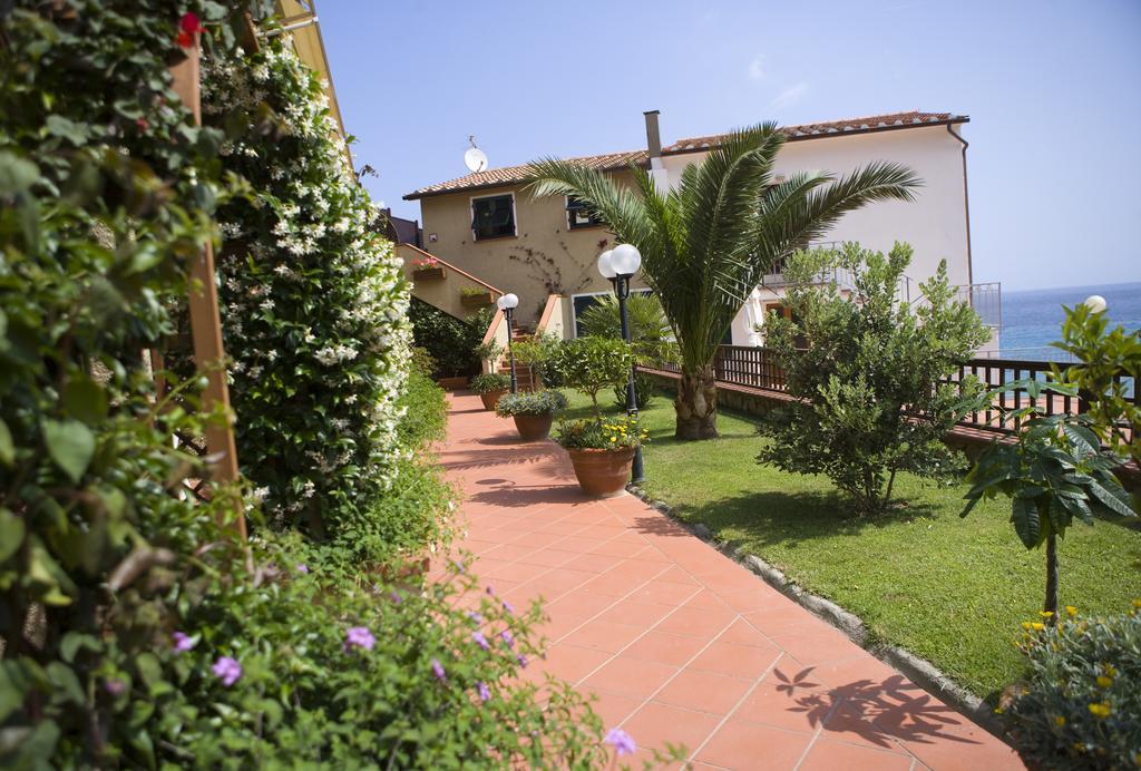 Hotel Barsalini SantʼAndrea Extérieur photo