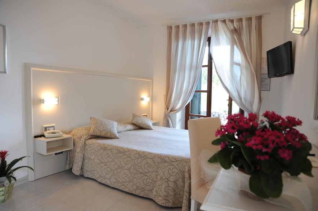 Hotel Barsalini SantʼAndrea Extérieur photo